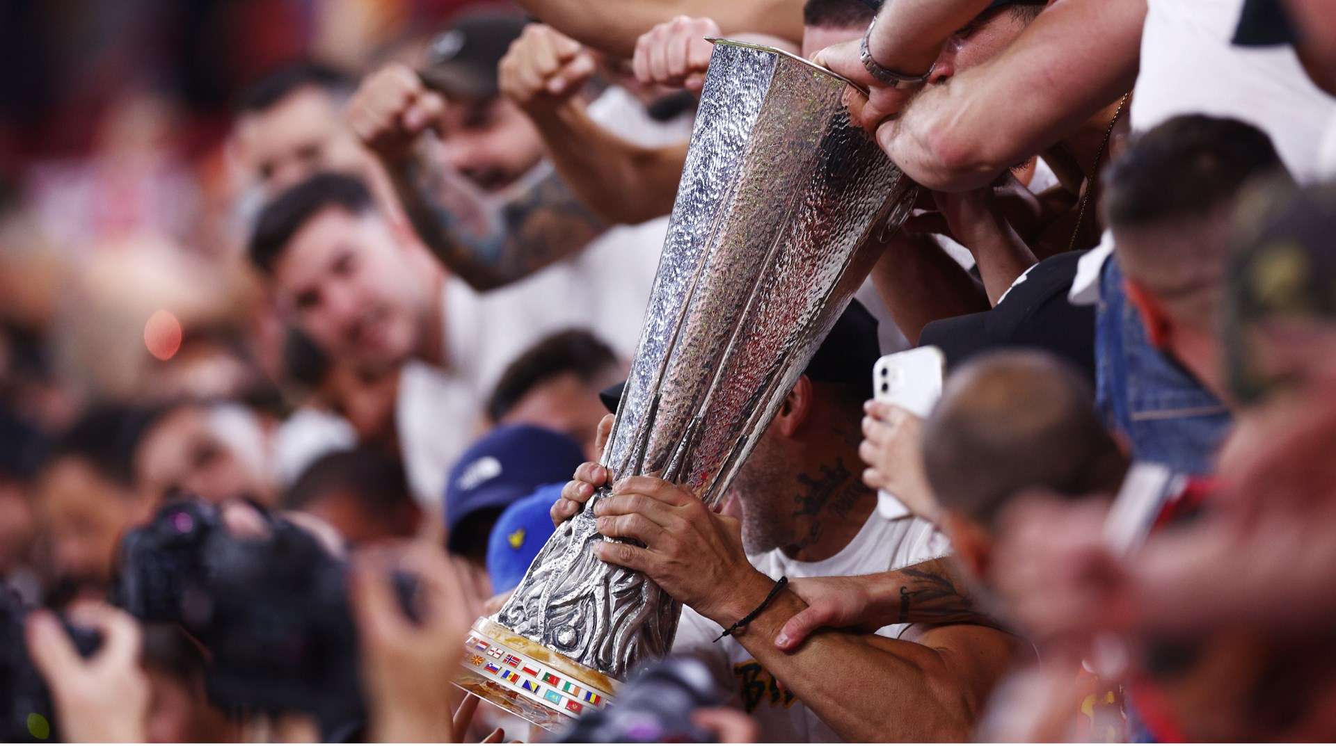 也充满了逆 也充满了逆